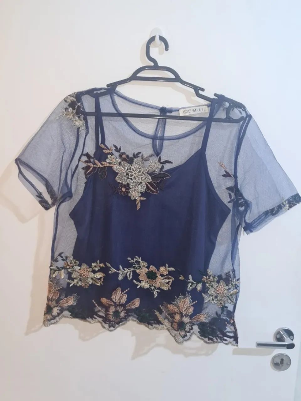 blusa azul escuro tam. p em tule