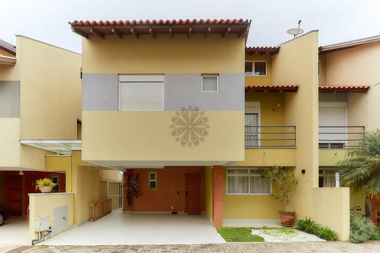 Sobrado para locação no Condomínio Residencial Veronese, em Santa Felicidade, Curitiba/PR.