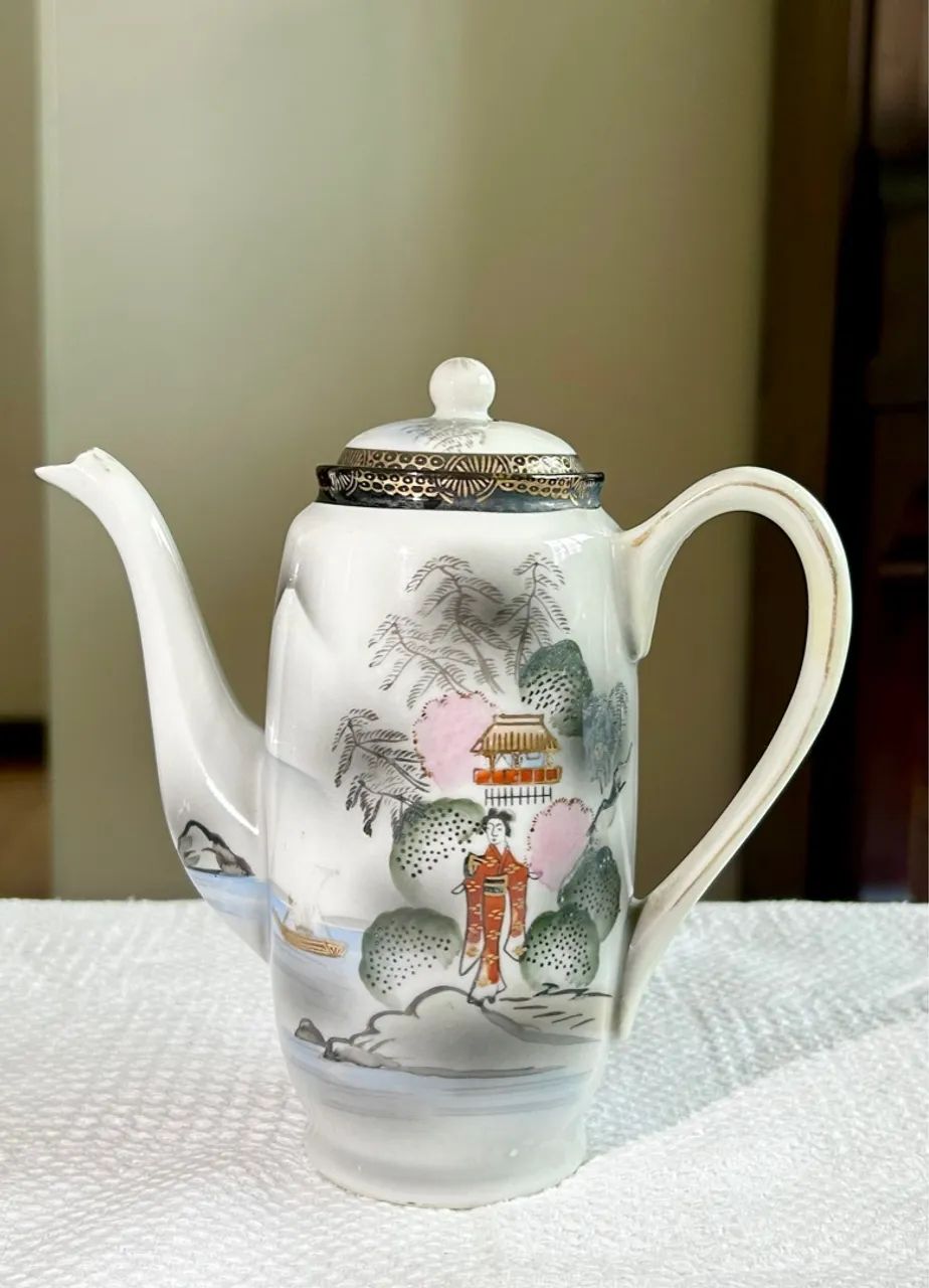 Serviço de Café Oriental Antigo em Porcelana Floral com Detalhes em Ouro - Foto 6