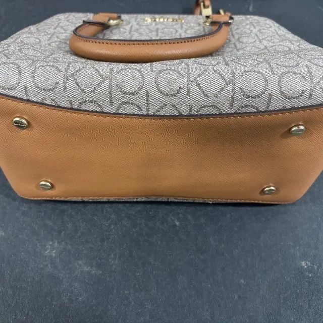 bolsa calvin klein lucy crossbody - Foto 4