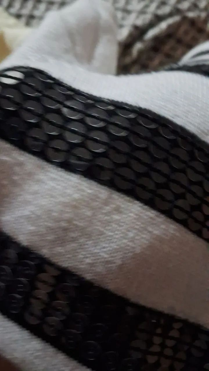 Camiseta listrada com detalhes em paetê, podemos negociar o frete  - Foto 3