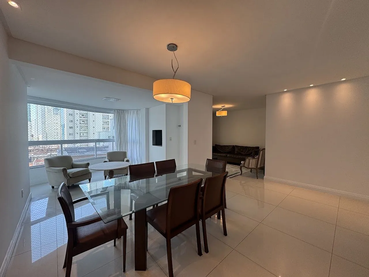 Apartamento para locação anual no Centro de Balneário Camboriu
