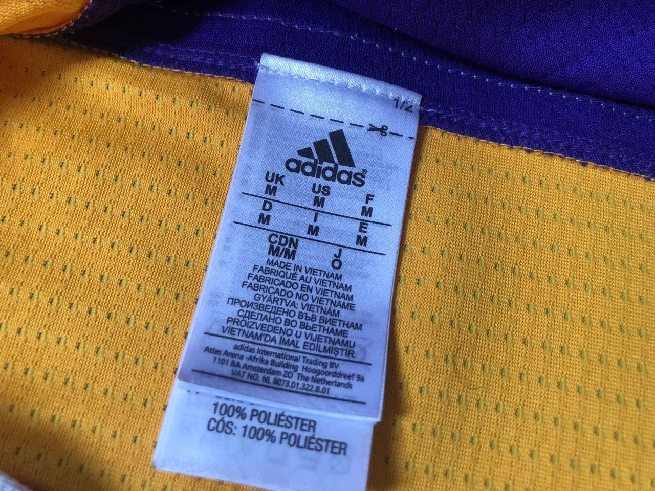 (Brinde junto) Camiseta original Los Angeles Lakers - Kobe Bryant - Tamanho M - Foto 3