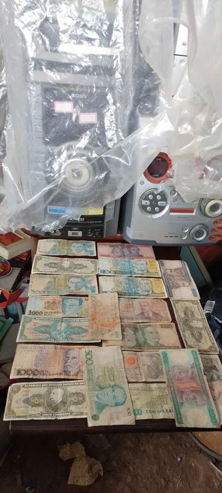 Cédulas antigas 20 unidades no estado 