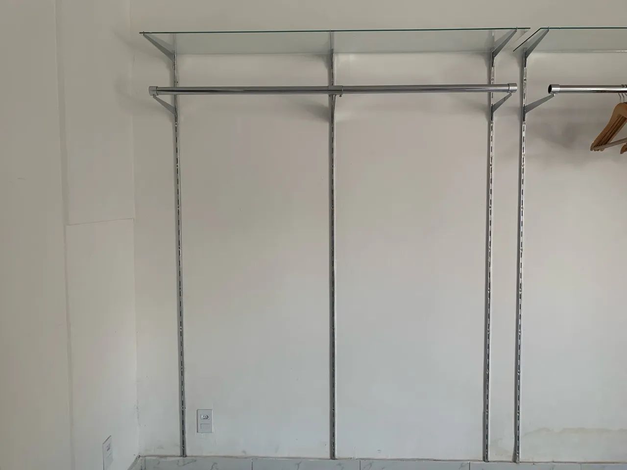 Vendo 3araras de parede super resistente. - Foto 3