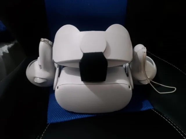 Oculus/Meta Quest 2 [128GB] - Seminovo, com acessórios e jogos pré-instalados.