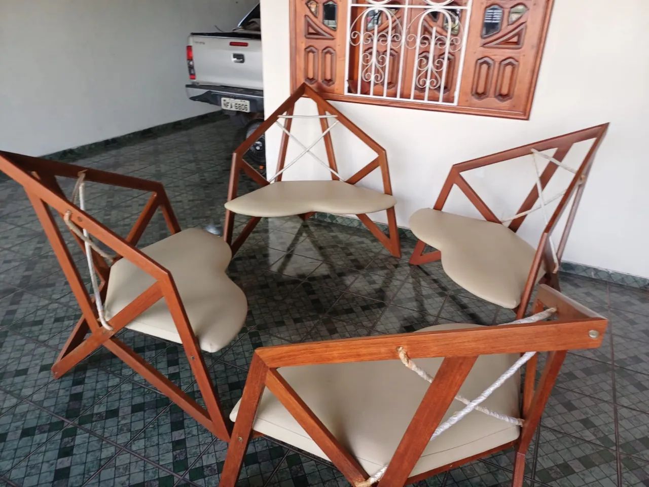 Jogo de cadeiras moderna 