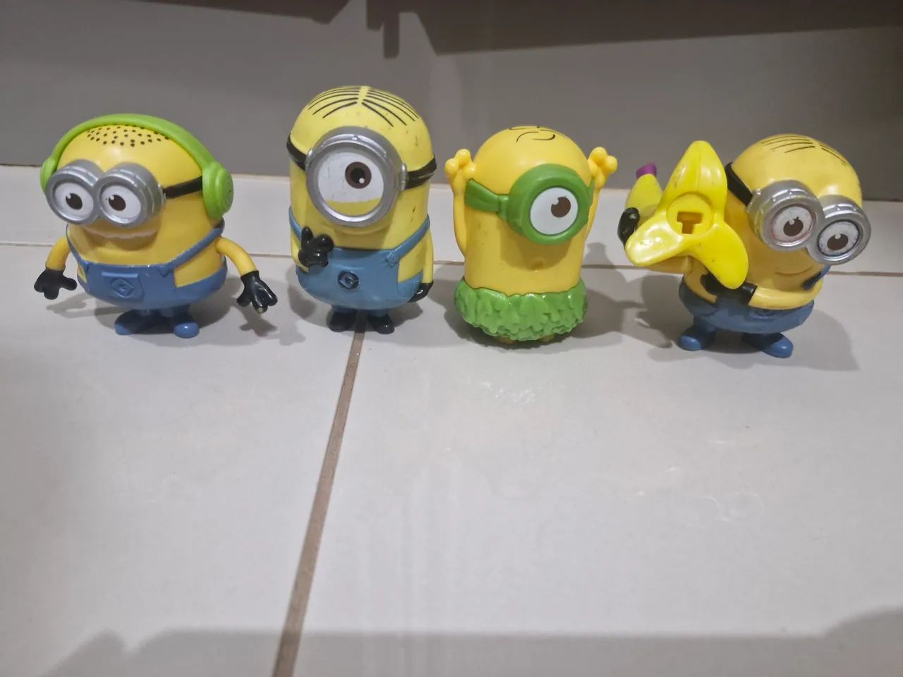 Decoração- kit 4 minions mc donalds antigos
