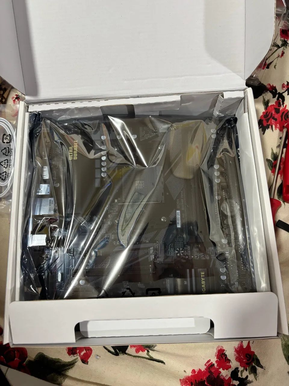 Kit Ryzen 5 5600 + Placa-mãe B550M DS3H AC R2 WiFi 6E - Foto 5