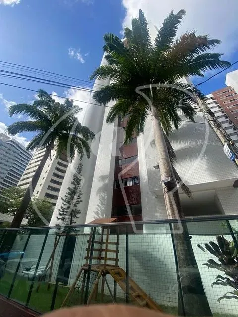 Excelente localização, próximo a Beira Mar de Fortaleza, apartamento de 02 suítes, varanda