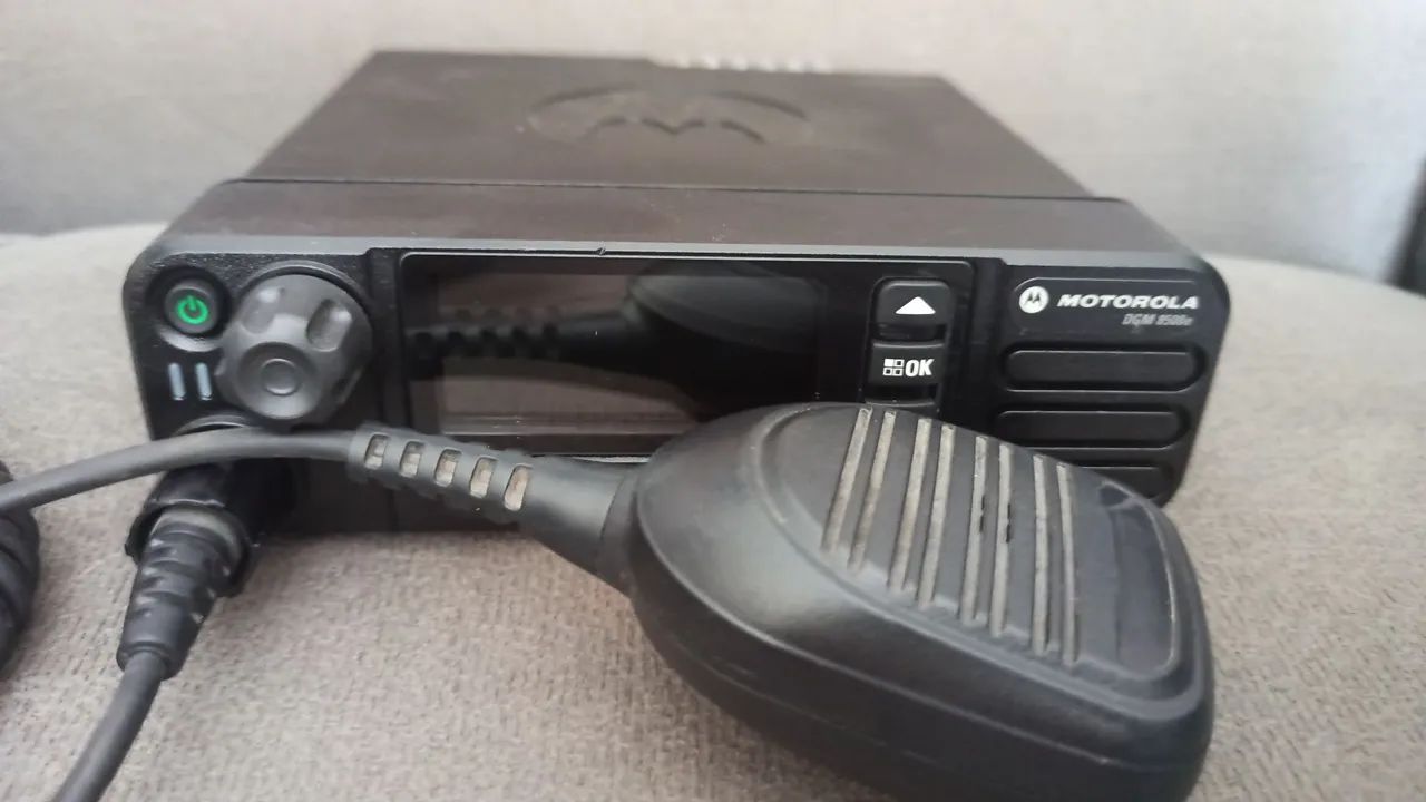 Rádio Digital Motorola DGM8500E VHF 