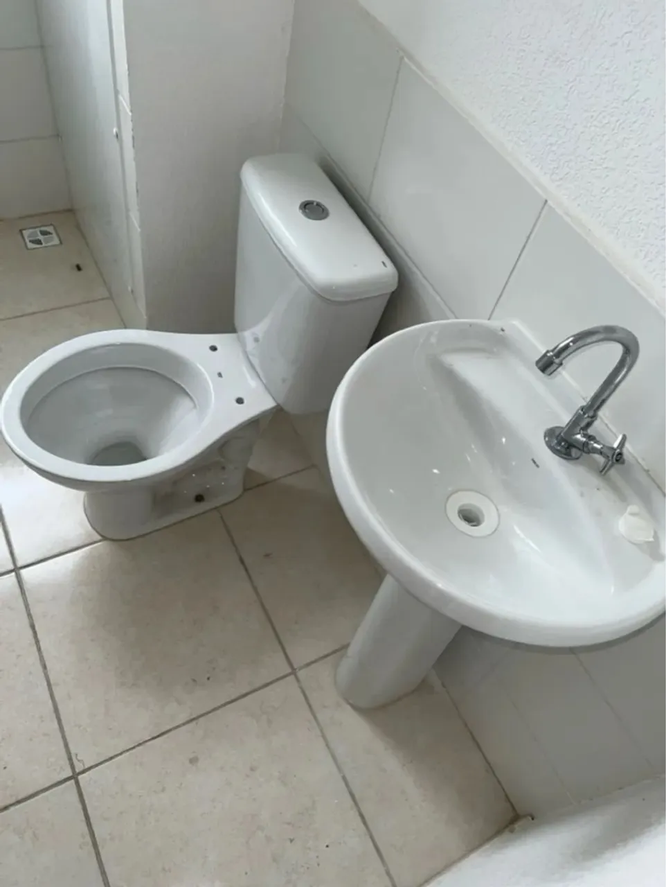 Cuba e Vaso Sanitário de Cerâmica 500$