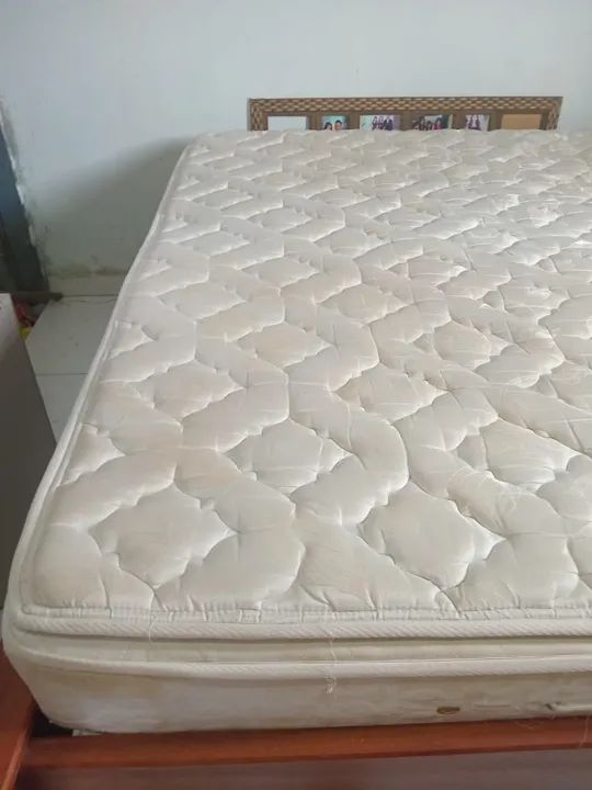 Cama King de Madeira + Colchão Excelente - Conforto e Qualidade! - Foto 2