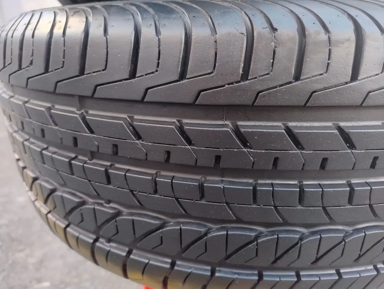 Pneu 16 -215/55R -16 Goodyear Effiicient Graip  - Foto 3
