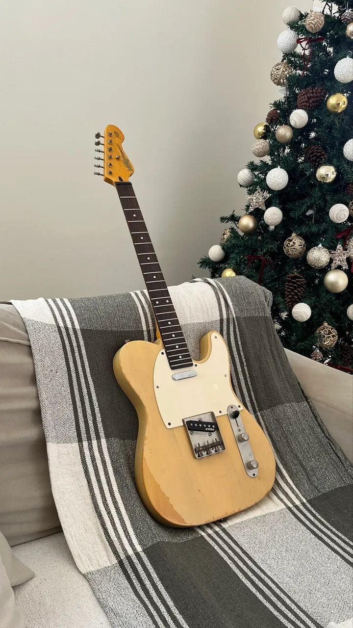 Guitarra Vintage 62