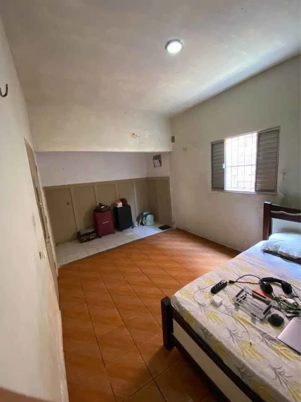 Casa com dois quartos e dois banheiros