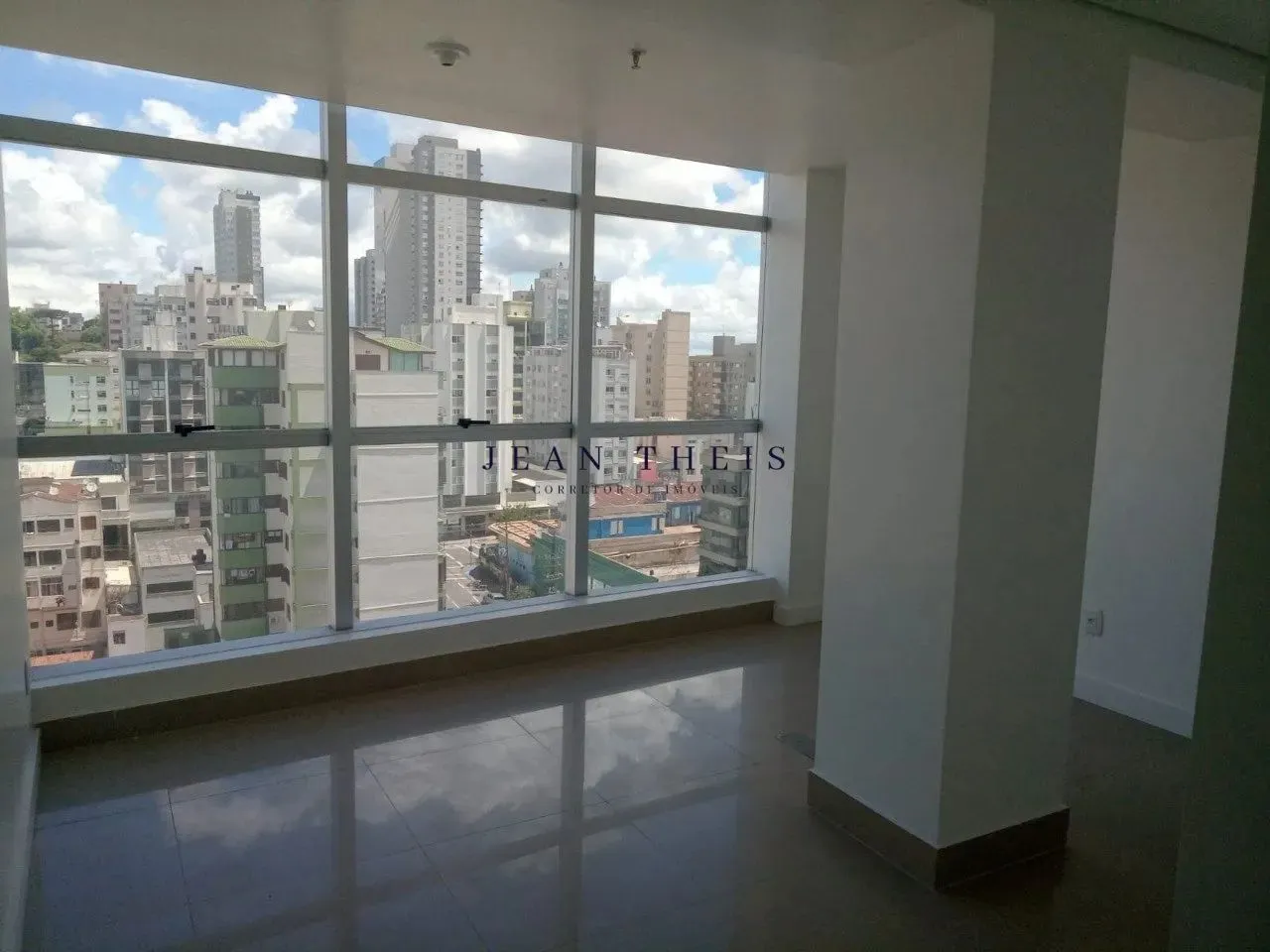 Salas Comerciais Glass Tower