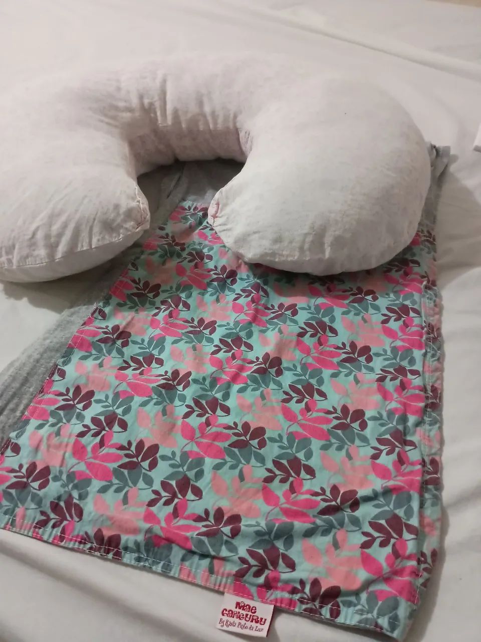 Almofada de amamentação, jogo de lençol para berço e sling canguru  - Foto 3