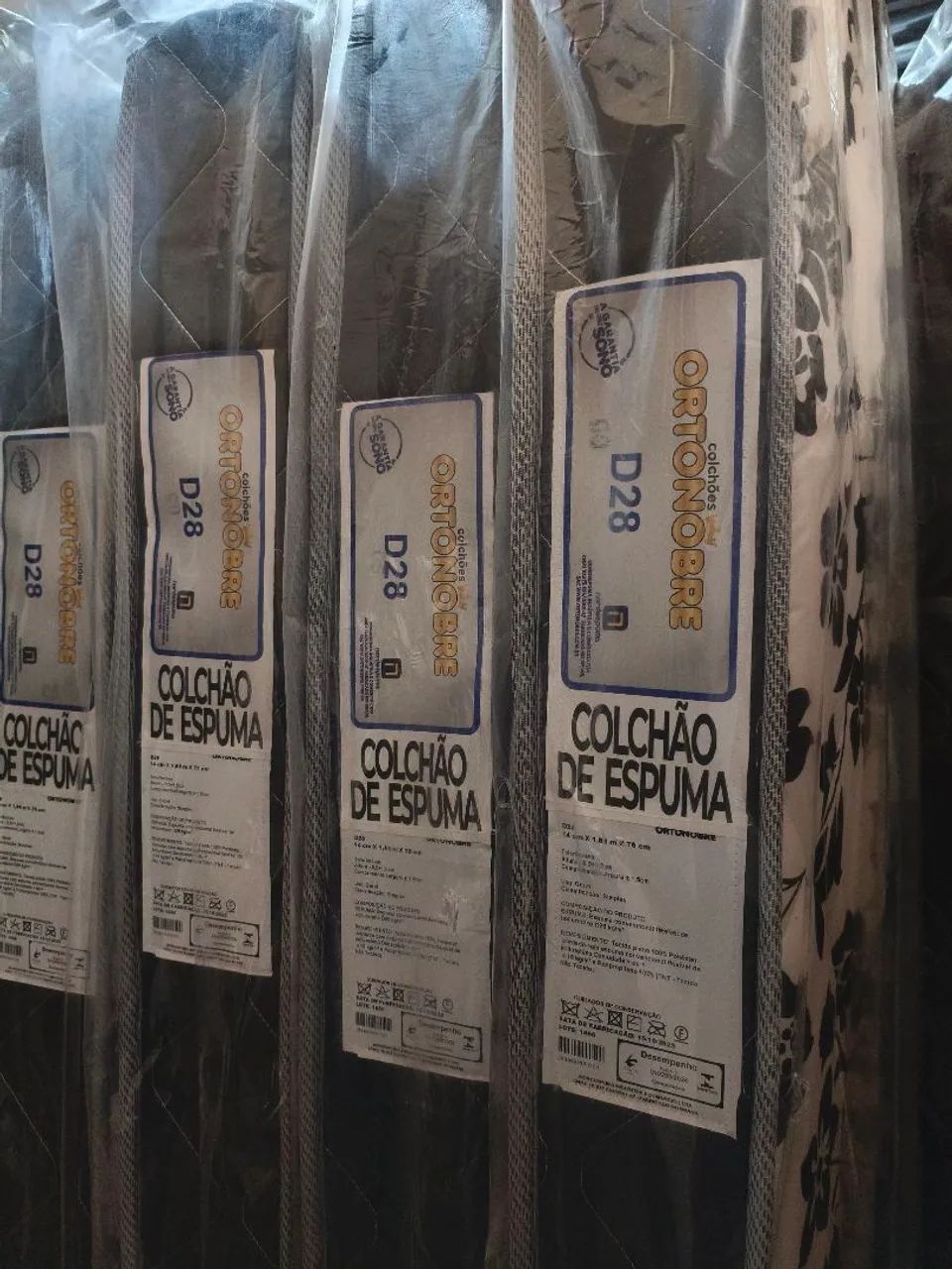 Colchão solteiro D28 14cm novos por 270$ e frete grátis só aqui 