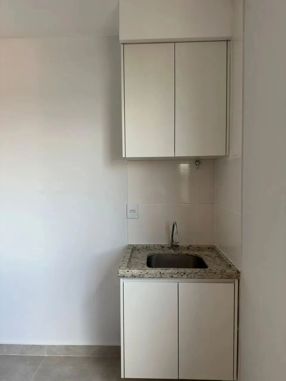Kitnets modernas e funcionais disponíveis para locação na região Universitária em Anápolis - Foto 3