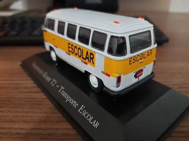Miniatura Kombi escolar 1:43 com acrílico - Foto 2