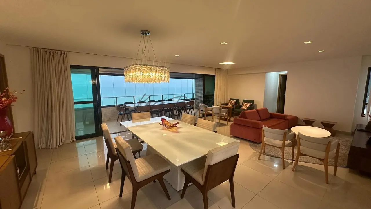 Apartamento frente mar em Areia Preta, 4 Suítes, mobiliado
