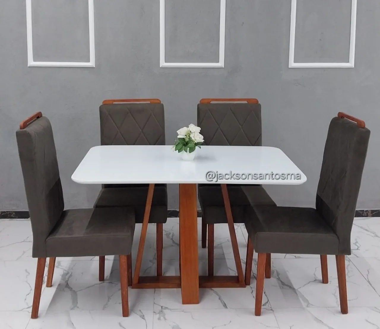 Mesa de Jantar 4 Cadeiras 100% Madeira Maciça