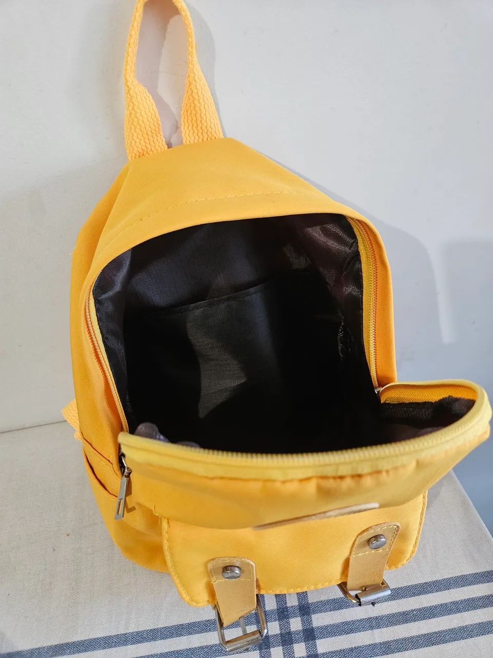 Mochila Amarela Pequena - Foto 2