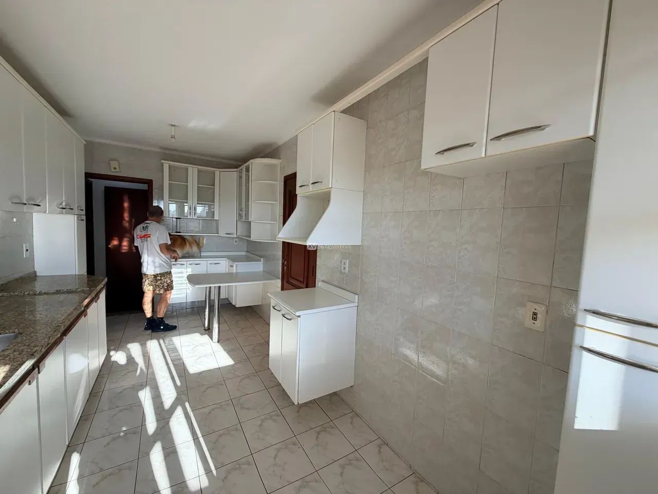 Apartamento 3 Quartos | Centro | Andar Alto com Varanda - Foto 3