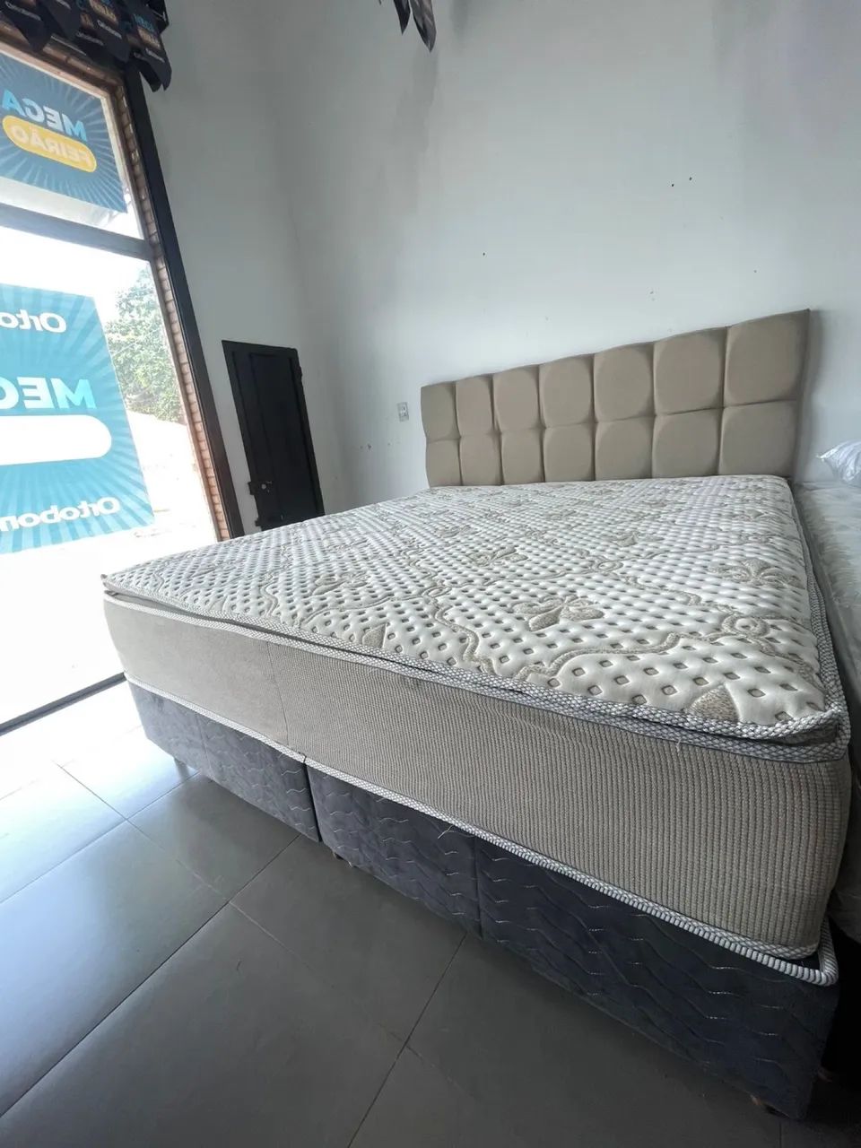 Cama Queen size de luxo alto padrão 