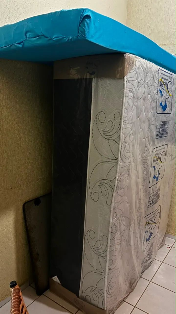 Cama box nunca usada 