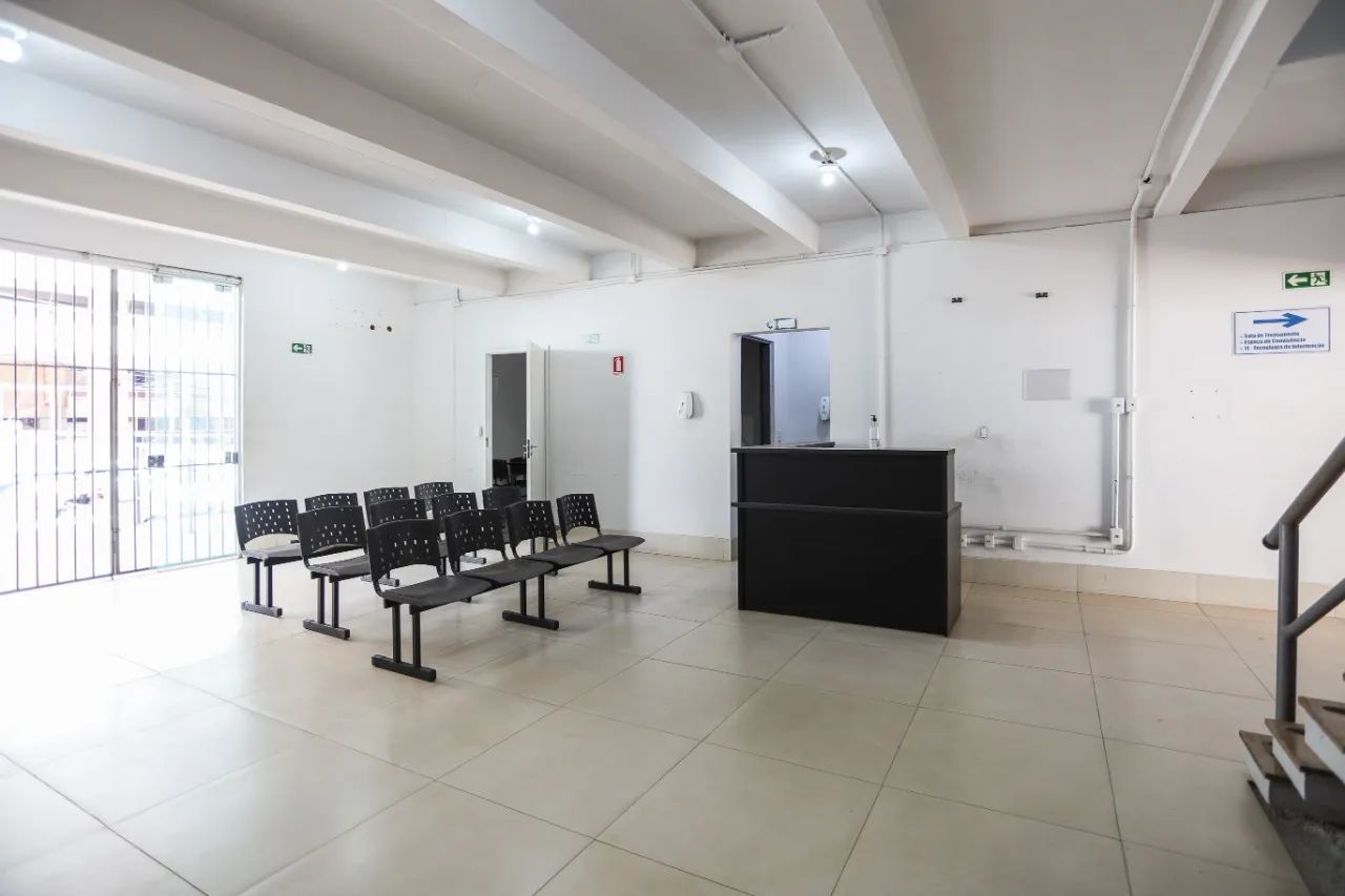 Prédio Comercial Rua 9, 1.400m², Setor Oeste.