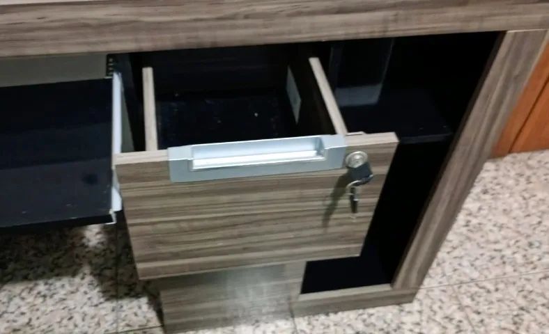 Escrivaninha para computador e trabalhos MDF marrom - Foto 3