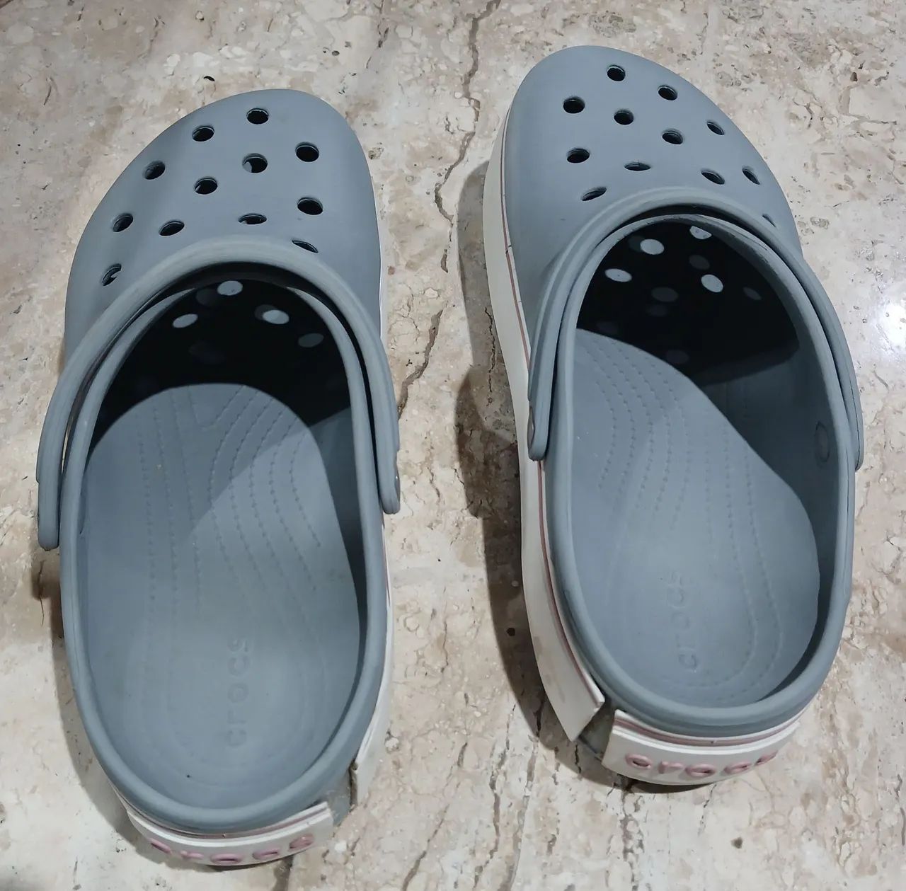 CROCS semi-novo - Foto 3