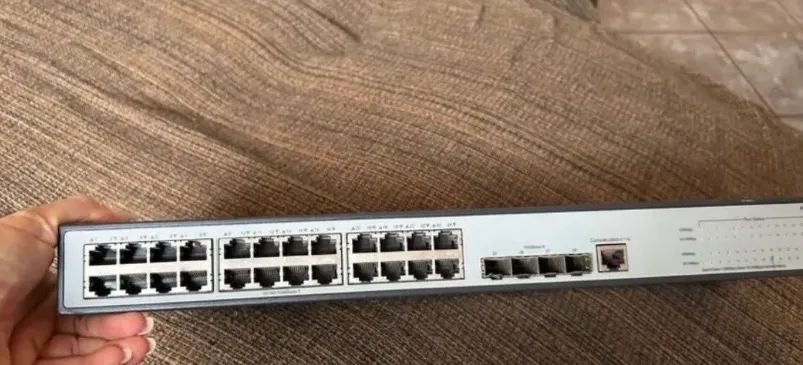 Switch HP v1910 24G Je006a