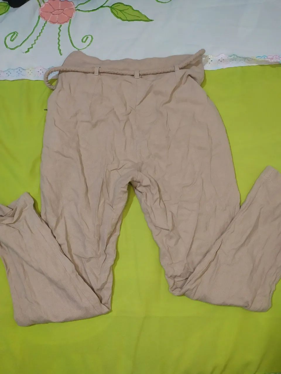 Calça sem nova