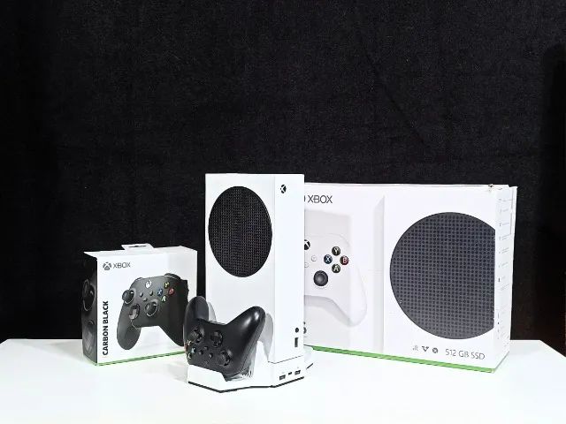 Xbox Series S c +50 Jogos + Base Carregadora