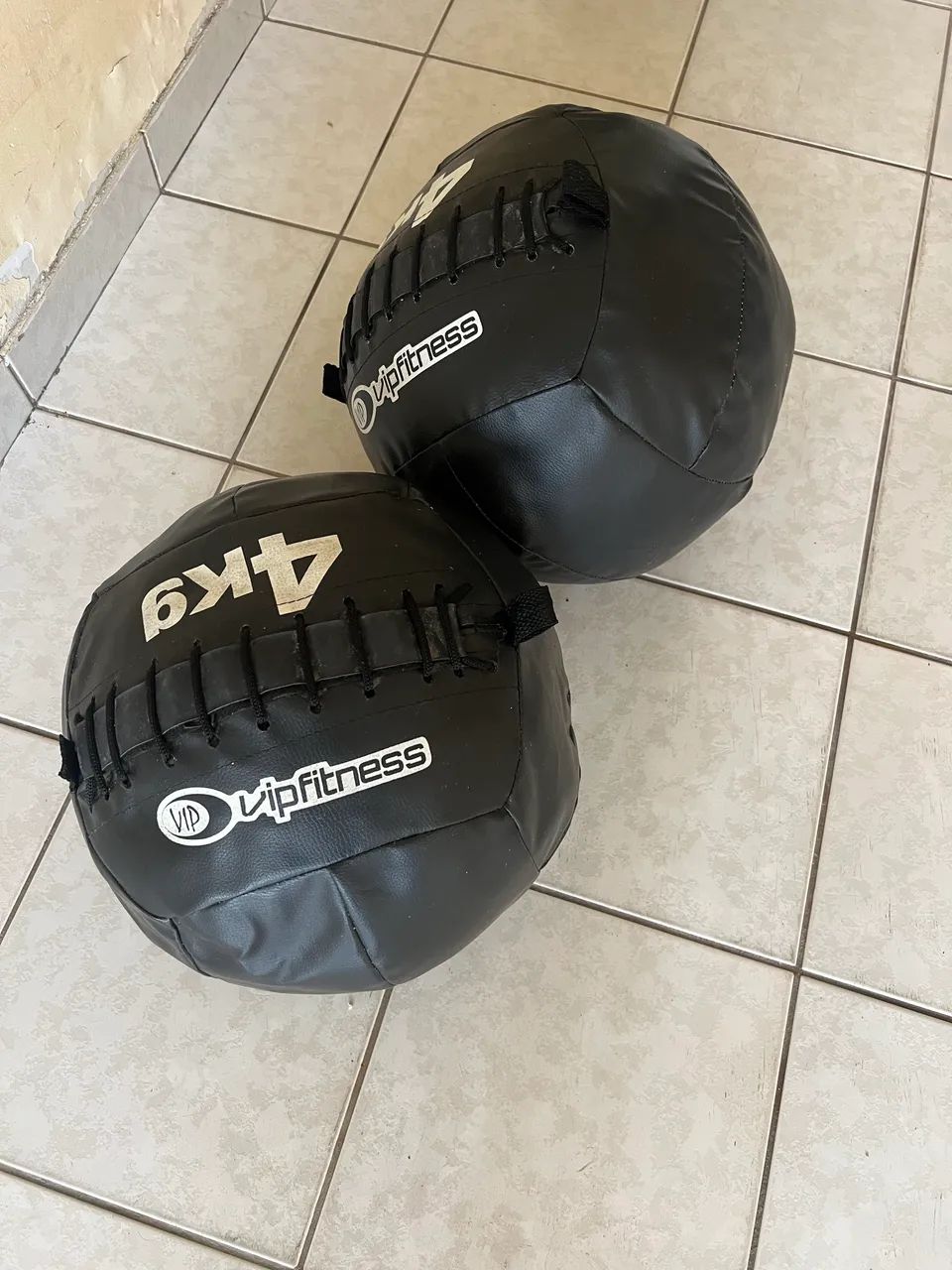 Wall ball 04kg (tenho apenas uma)
