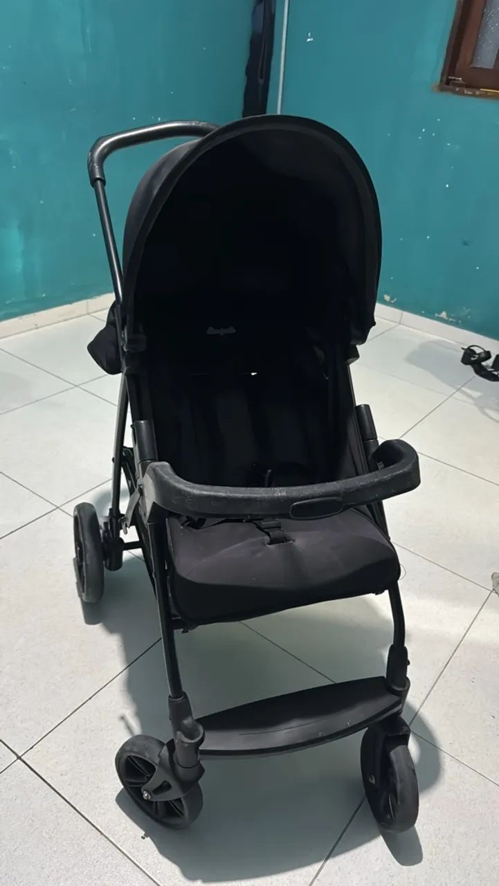 Carrinho de bebê e cadeirinha 