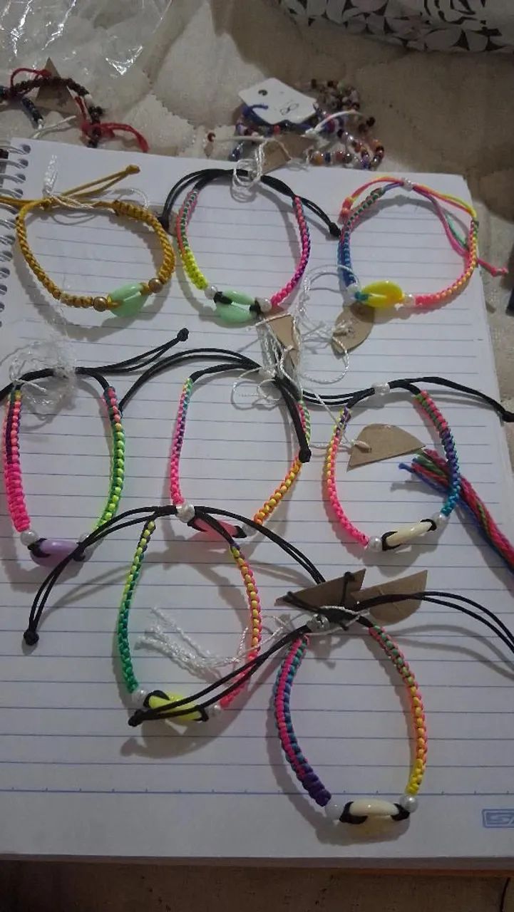 Pulseiras macrame concha 