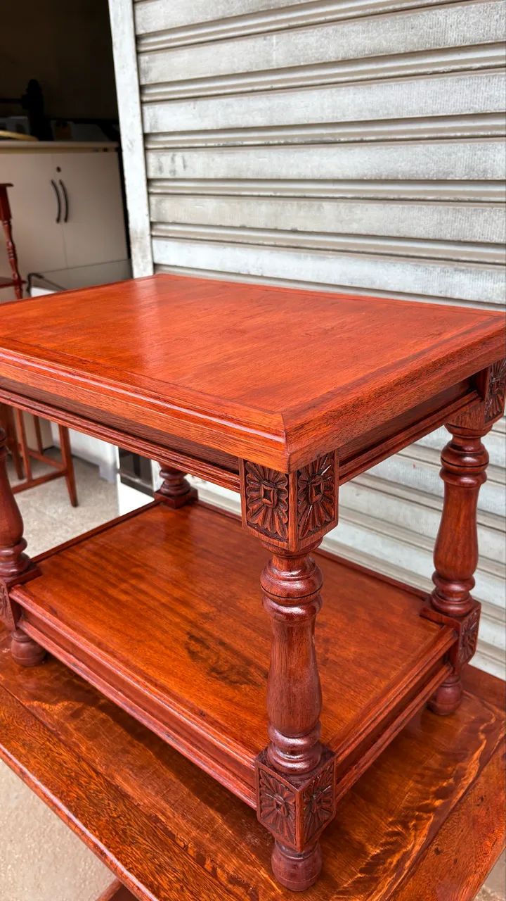mesa de canto em madeira nobre - Foto 3