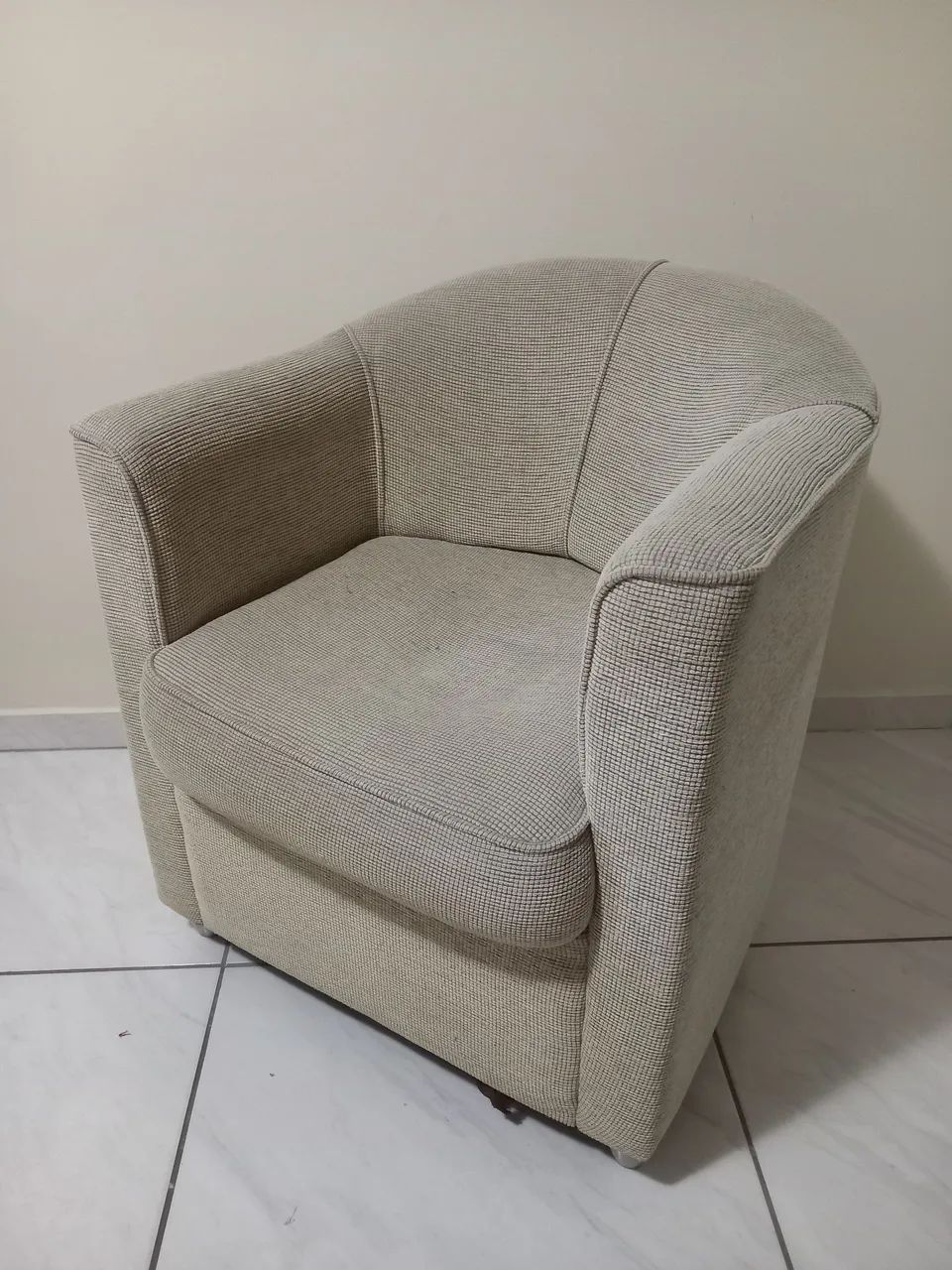  Duas Poltronas em Veludo Beige