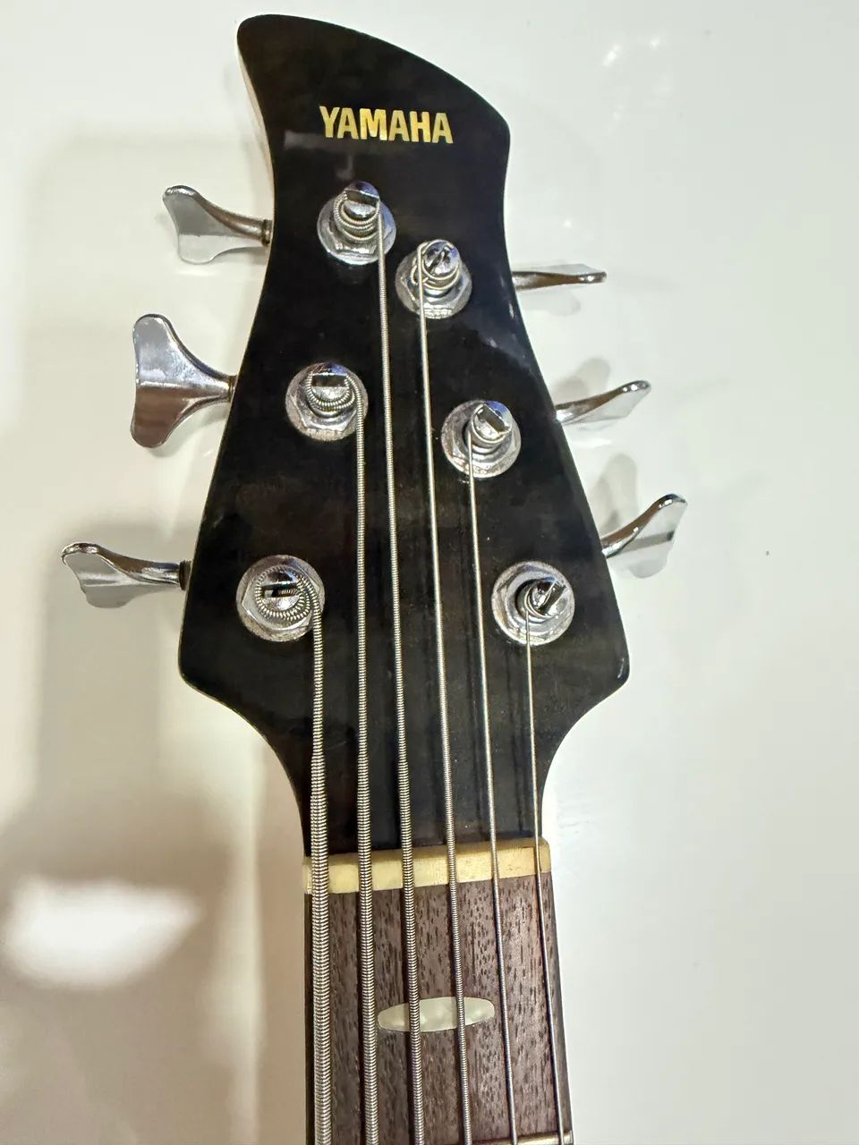 Baixo Yamaha TRB 1006