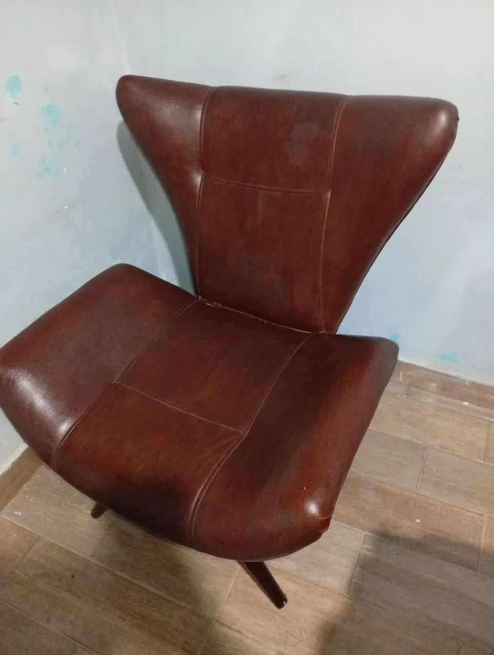 Poltrona couro sintético  - Foto 4