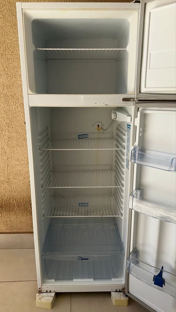 Geladeira Continental 341L (Leia a descrição) - Foto 2
