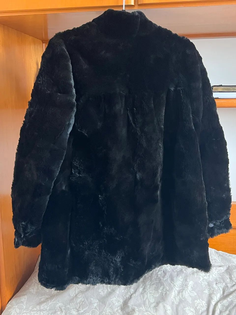 Casaco pele de coelho impecável preto  - Foto 2