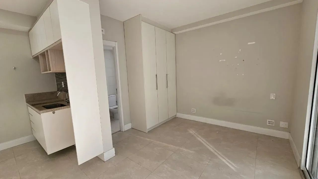 Apartamento com 1 dorm. c/ sacada e 1 vaga - Foto 5