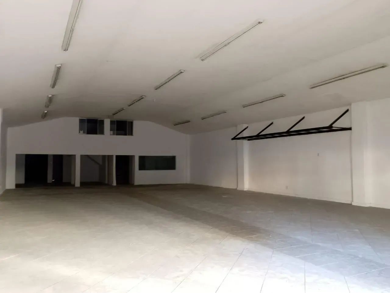 Lojão Barro Vermelho ótima Igreja, Clínica, Auto Peça e etc - Foto 3