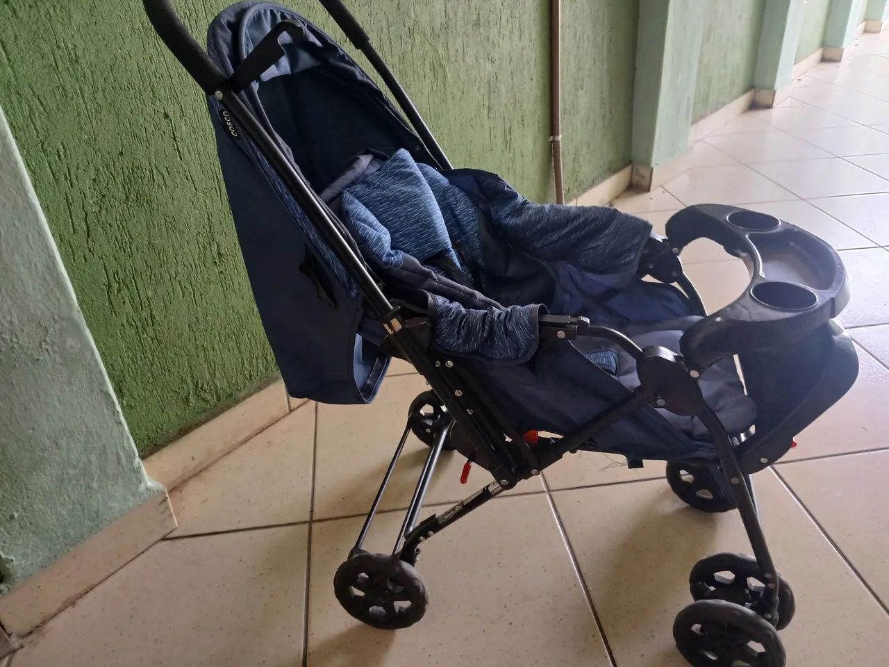Carrinho com bebê conforto super conservado - Foto 2