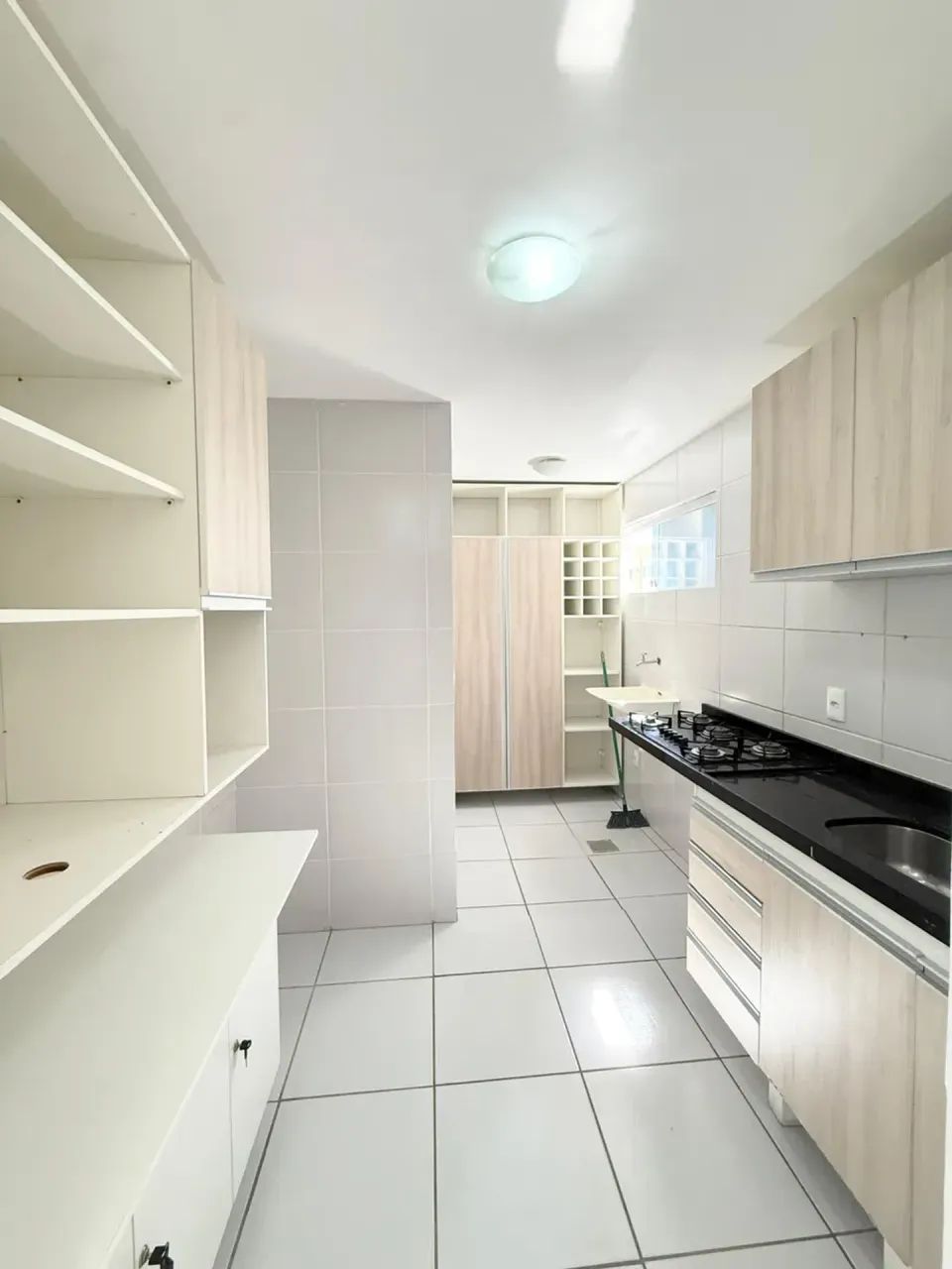 Apartamento com projetados, 2 quartos e andar alto - Foto 2